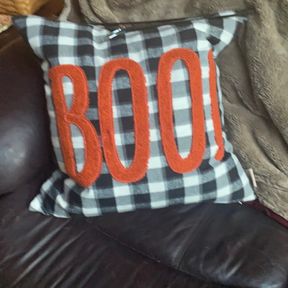 BOO 👻 Decor pillow